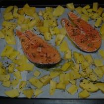 Tranci di salmone al forno con patate