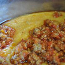 Polenta con salsiccia